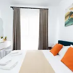 Soni Exclusive 299 Plaza With Free Private Parking & Self Check-in Lejlighed *
