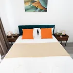 Soni Exclusive 299 Plaza With Free Private Parking & Self Check-in * Bukarest