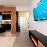 Soni Exclusive 299 Plaza With Free Private Parking & Self Check-in Lejlighed *
