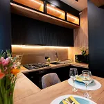 Soni Exclusive 299 Plaza With Free Private Parking & Self Check-in