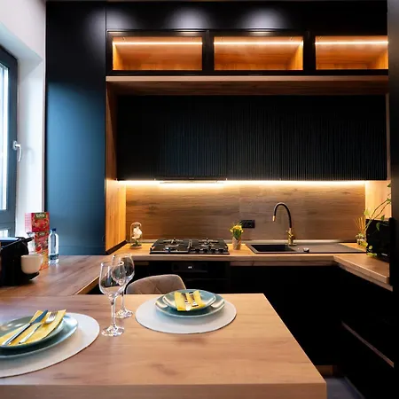 Soni Exclusive 299 Plaza With Free Private Parking & Self Check-in Апартаменти *