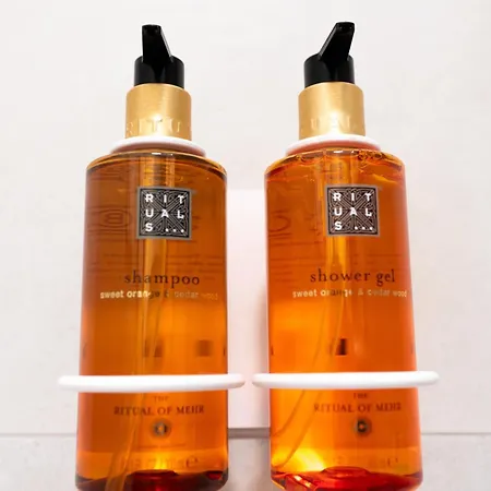 아파트 Soni Exclusive 299 Plaza With Free Private Parking & Self Check-in 부쿠레슈티