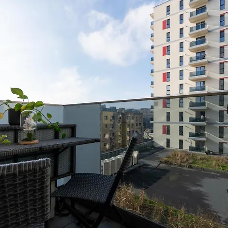 Soni Exclusive 299 Plaza With Free Private Parking & Self Check-in Apartment Bucharest