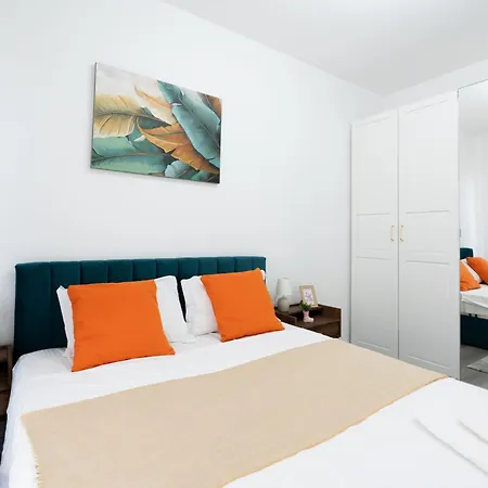 Apartment Soni Exclusive 299 Plaza With Free Private Parking & Self Check-in *