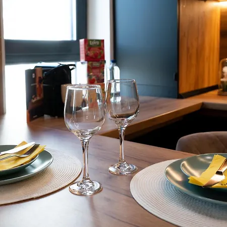 Soni Exclusive 299 Plaza With Free Private Parking & Self Check-in