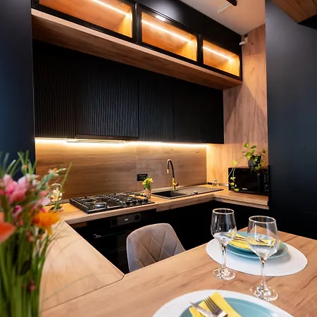 Soni Exclusive 299 Plaza With Free Private Parking & Self Check-in