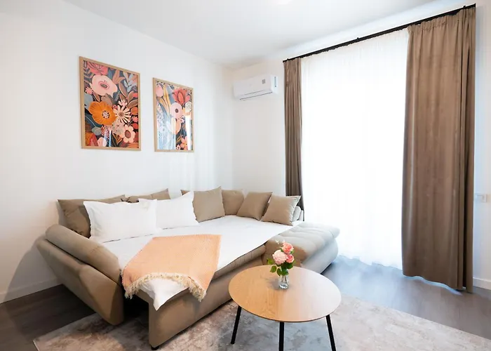 Апартаменти Soni Exclusive 299 Plaza With Free Private Parking & Self Check-in Бухарест