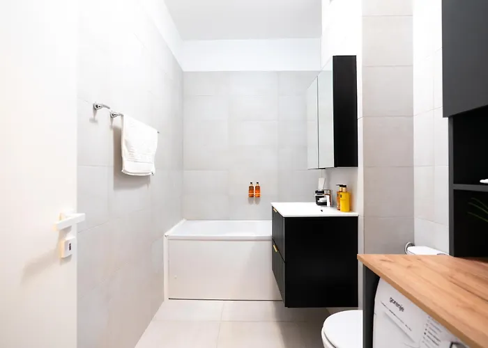 Soni Exclusive 299 Plaza With Free Private Parking & Self Check-in Bucareste