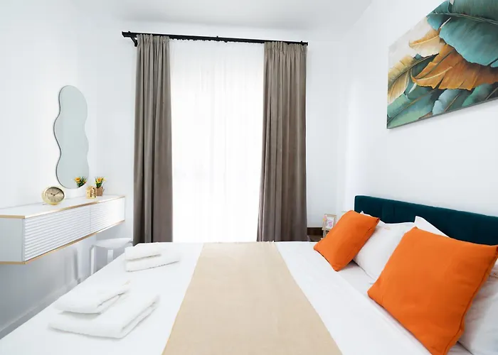 Soni Exclusive 299 Plaza With Free Private Parking & Self Check-in Apartamento *