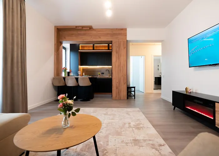 Soni Exclusive 299 Plaza With Free Private Parking & Self Check-in *