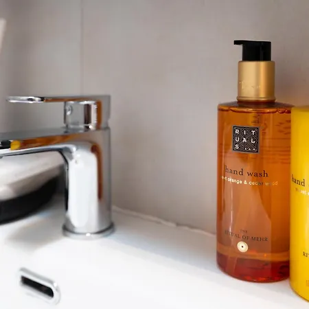 Daire Soni Exclusive 299 Plaza With Free Private Parking & Self Check-in *