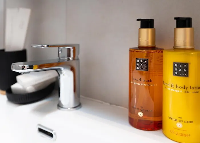 Daire Soni Exclusive 299 Plaza With Free Private Parking & Self Check-in *