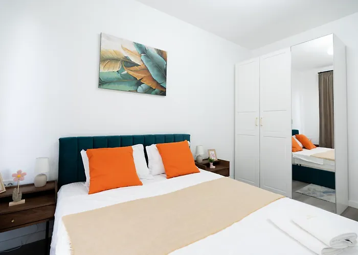 Apartment Soni Exclusive 299 Plaza With Free Private Parking & Self Check-in *