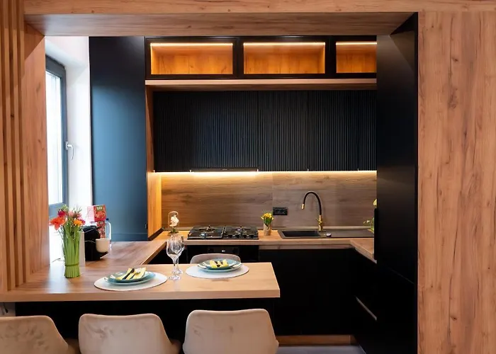 Soni Exclusive 299 Plaza With Free Private Parking & Self Check-in Bucharest